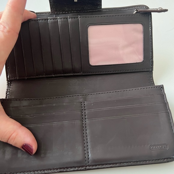 Coach wallet EUC - Picture 5 of 5